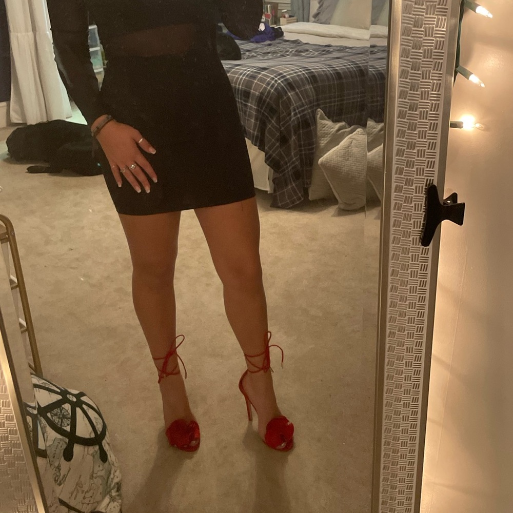 Red suede heels - Picture 4 of 8
